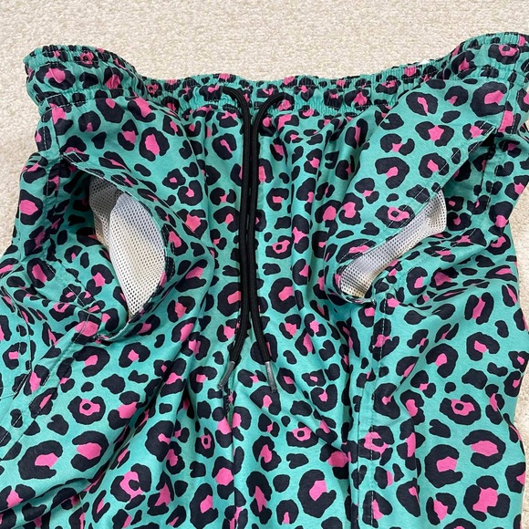 PacSun Mens Size M Green and Pink Leopard Print Swim Trunks Mesh Lined Shorts - Picture 8 of 10